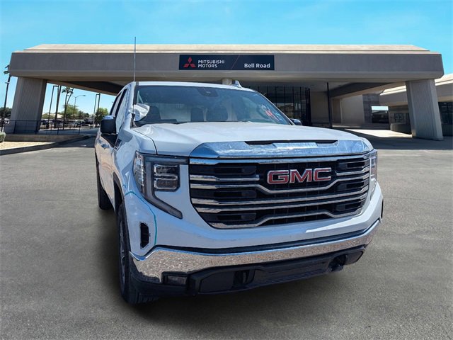 Used 2025 GMC Sierra 1500 SLT image 2