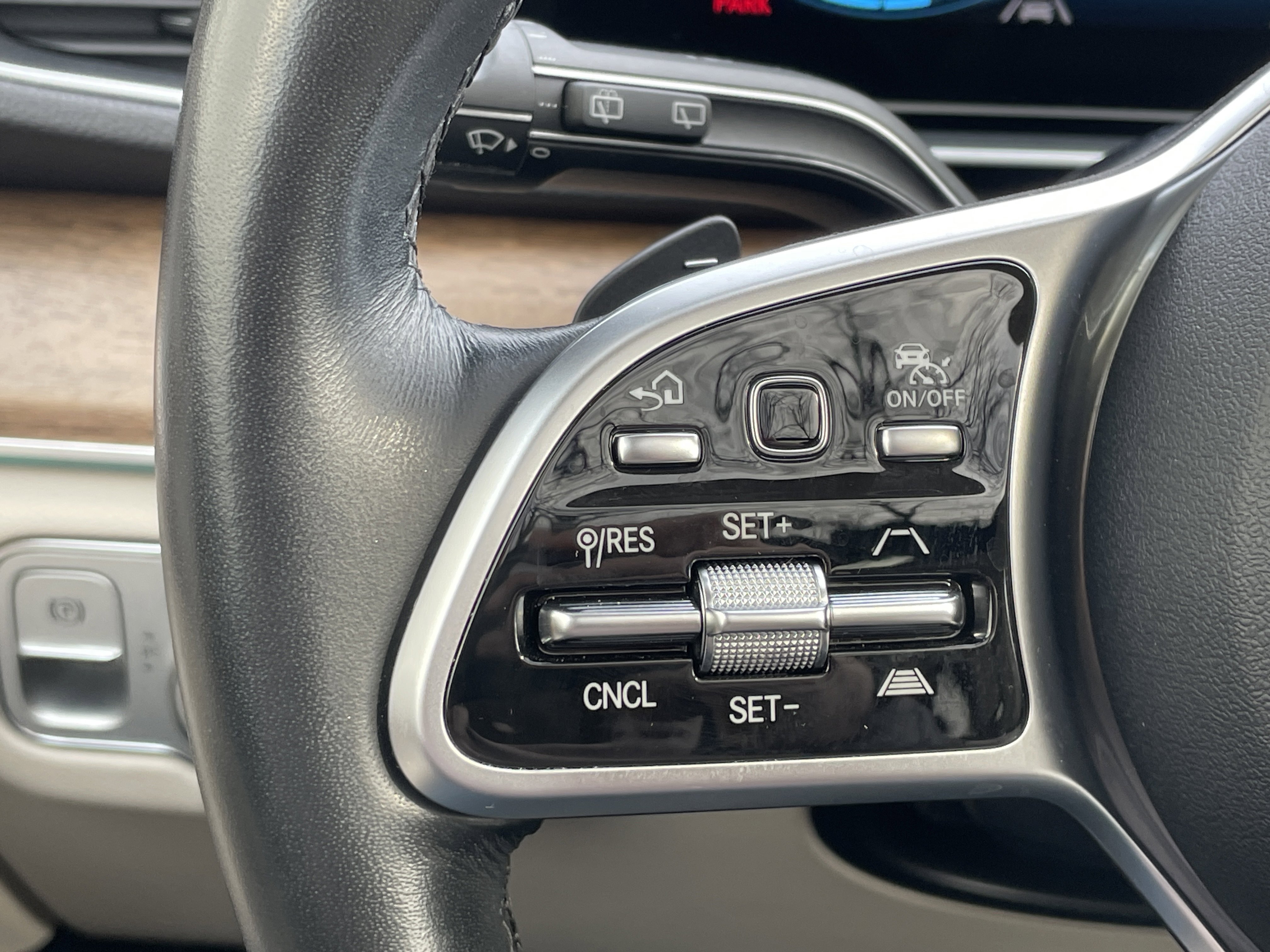 Certified 2023 Mercedes-Benz GLE 450 4MATIC image 26