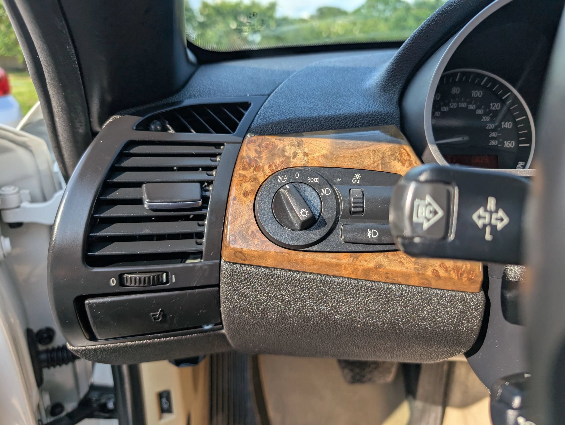 Used 2008 BMW Z4 3.0i RWD image 18