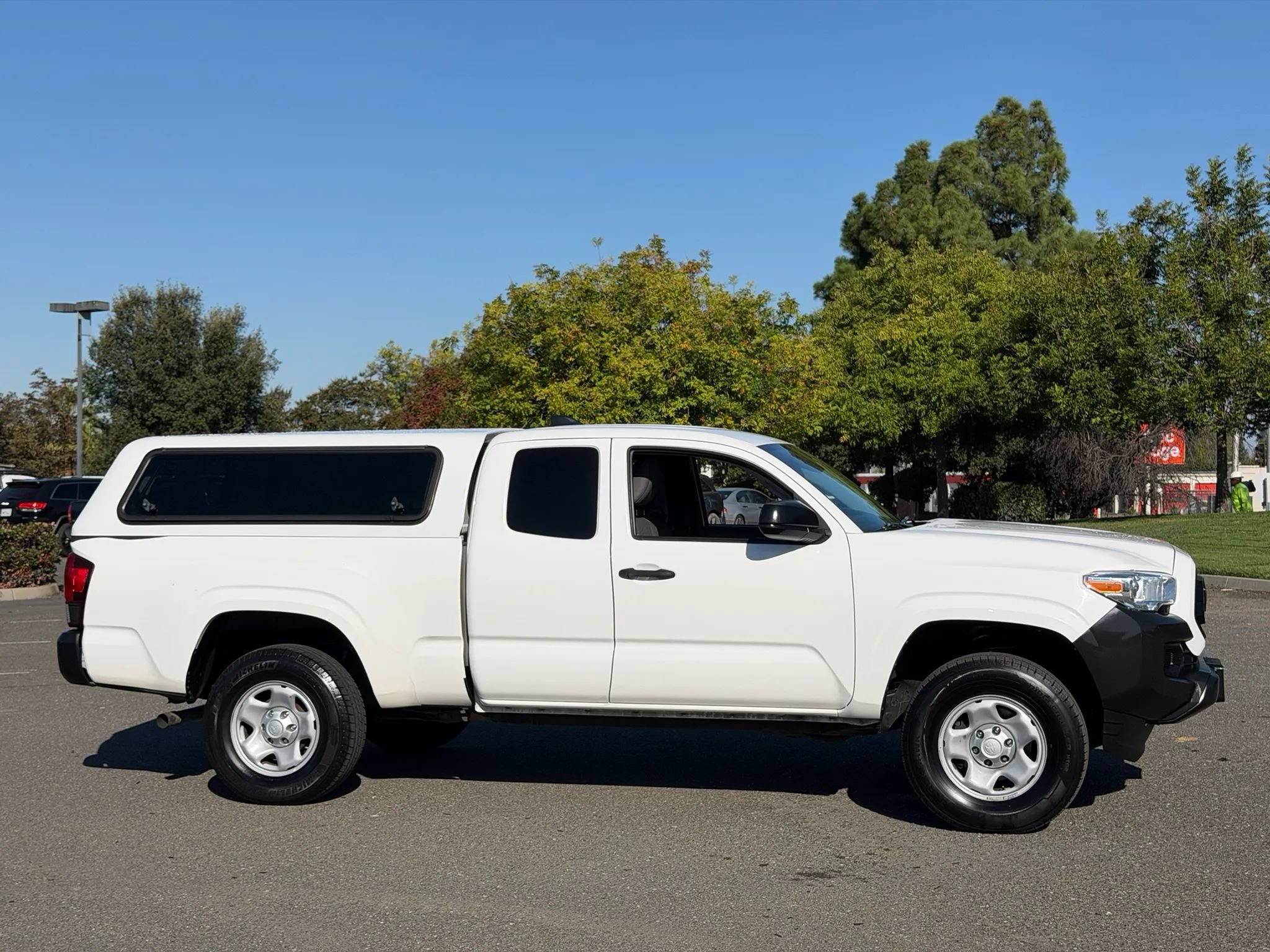 Used 2022 Toyota Tacoma SR RWD image 6