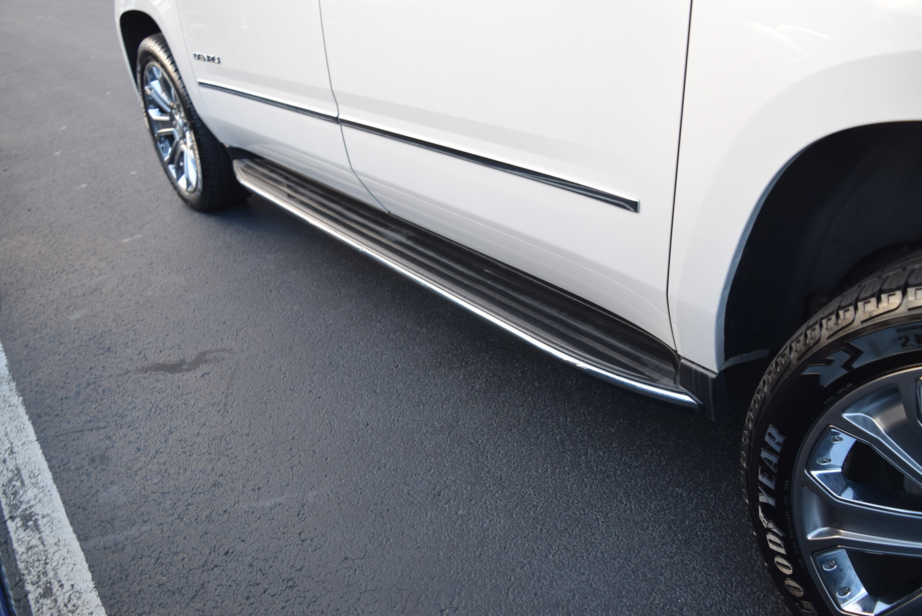 Used 2019 GMC Yukon XL Denali image 8