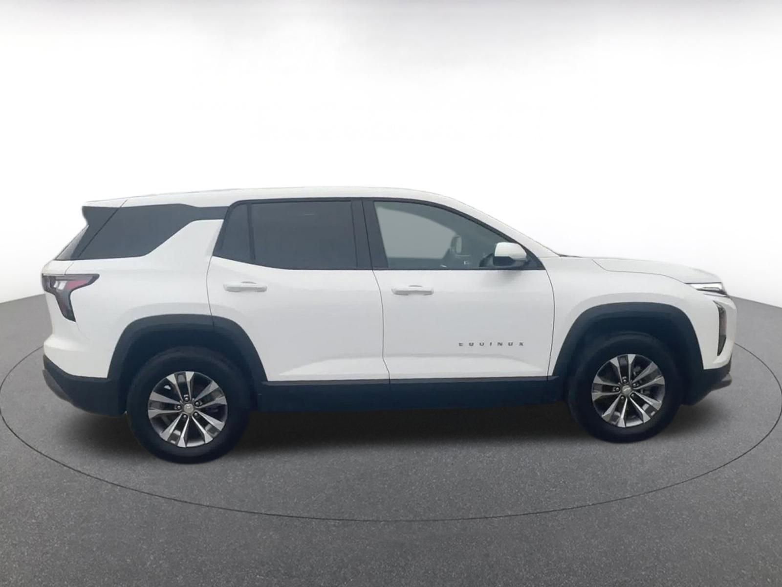 Used 2025 Chevrolet Equinox LT image 16