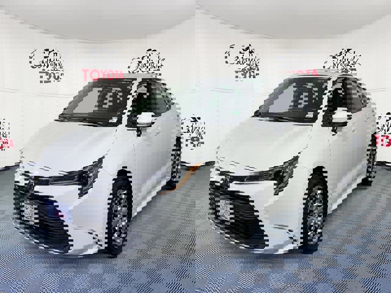 Used 2024 Toyota Corolla LE image 2