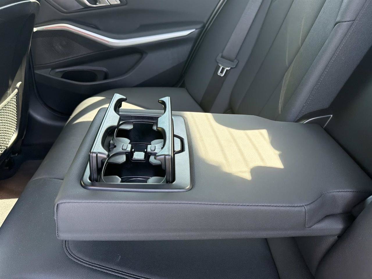Used 2020 BMW 330i Sedan w/ Convenience Package RWD image 16