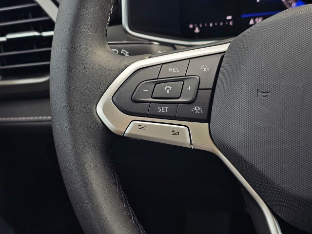 New 2027 Volkswagen Taos SE AWD/4WD image 30