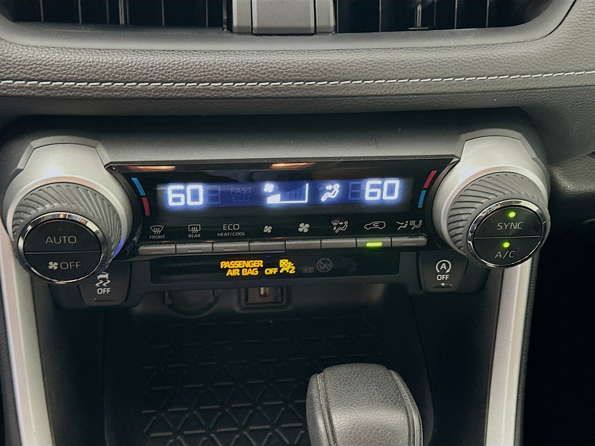 Used 2021 Toyota RAV4 XLE w/ Convenience Package FWD image 23