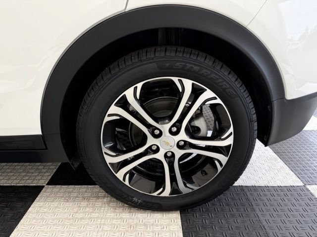 Used 2017 Chevrolet Bolt Premier w/ Driver Confidence II Package FWD image 9