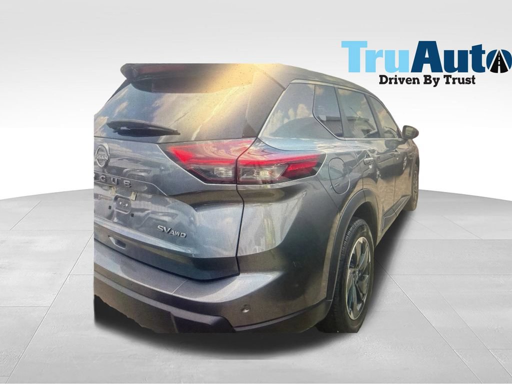 Used 2026 Nissan Rogue SV FWD image 4