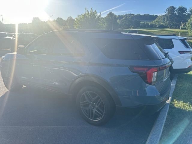 Used 2025 Ford Explorer ST-Line w/ Premium Package AWD/4WD image 16