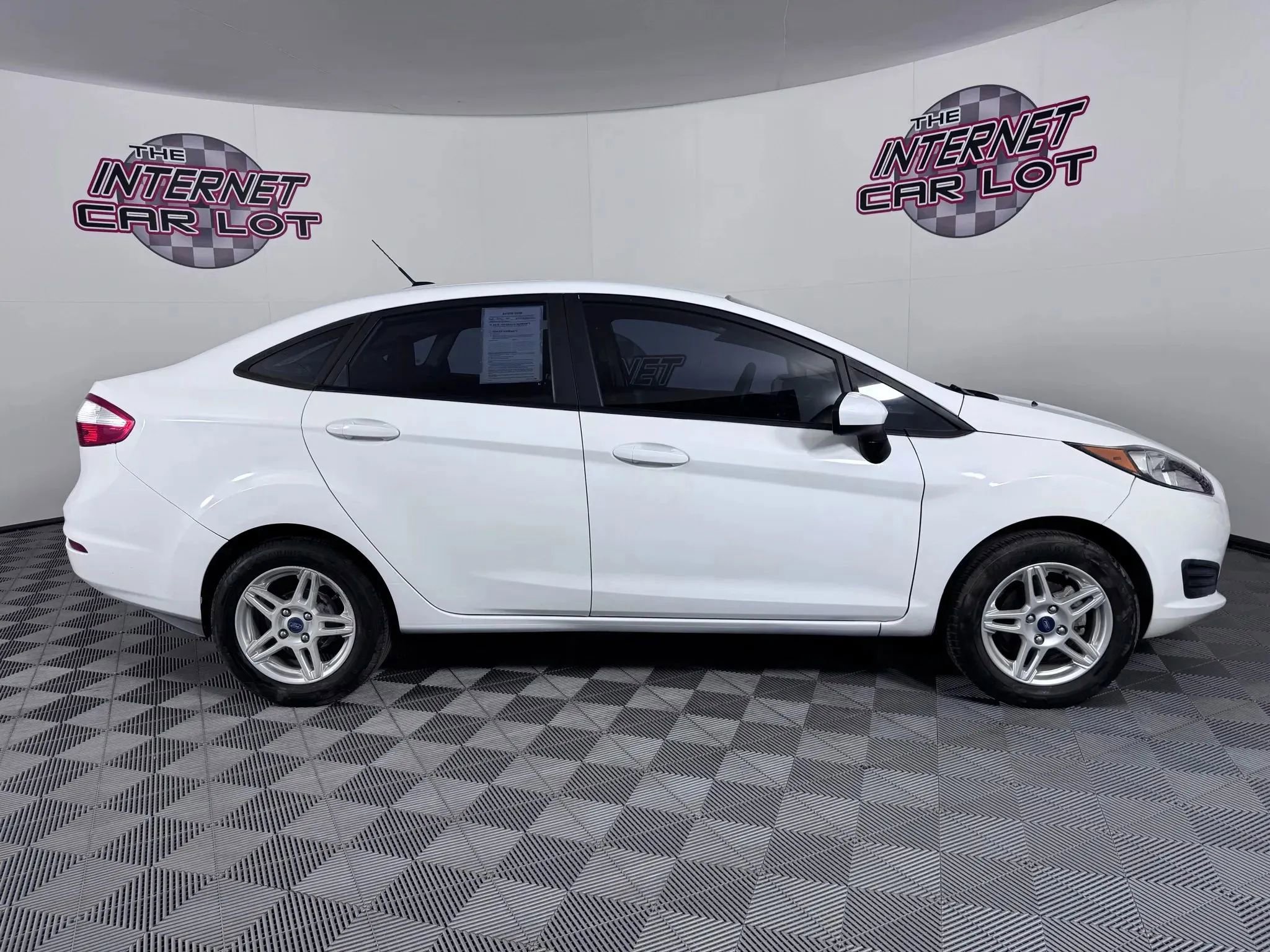 Used 2019 Ford Fiesta SE image 8