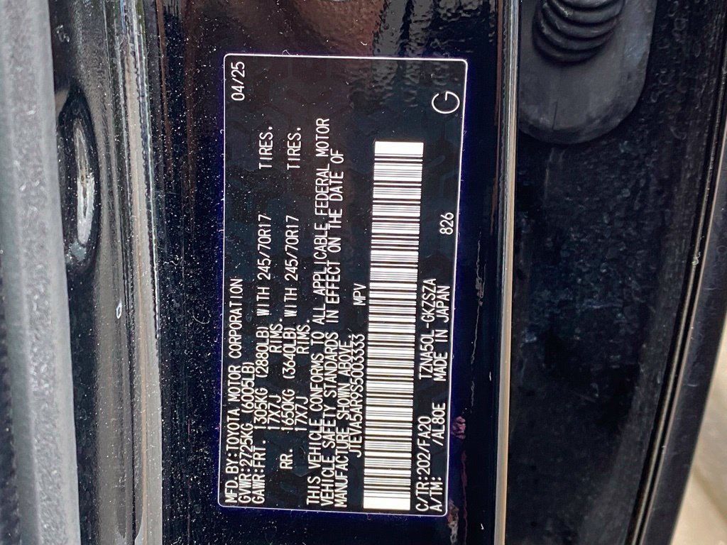 Used 2025 Toyota 4Runner SR5 RWD image 34