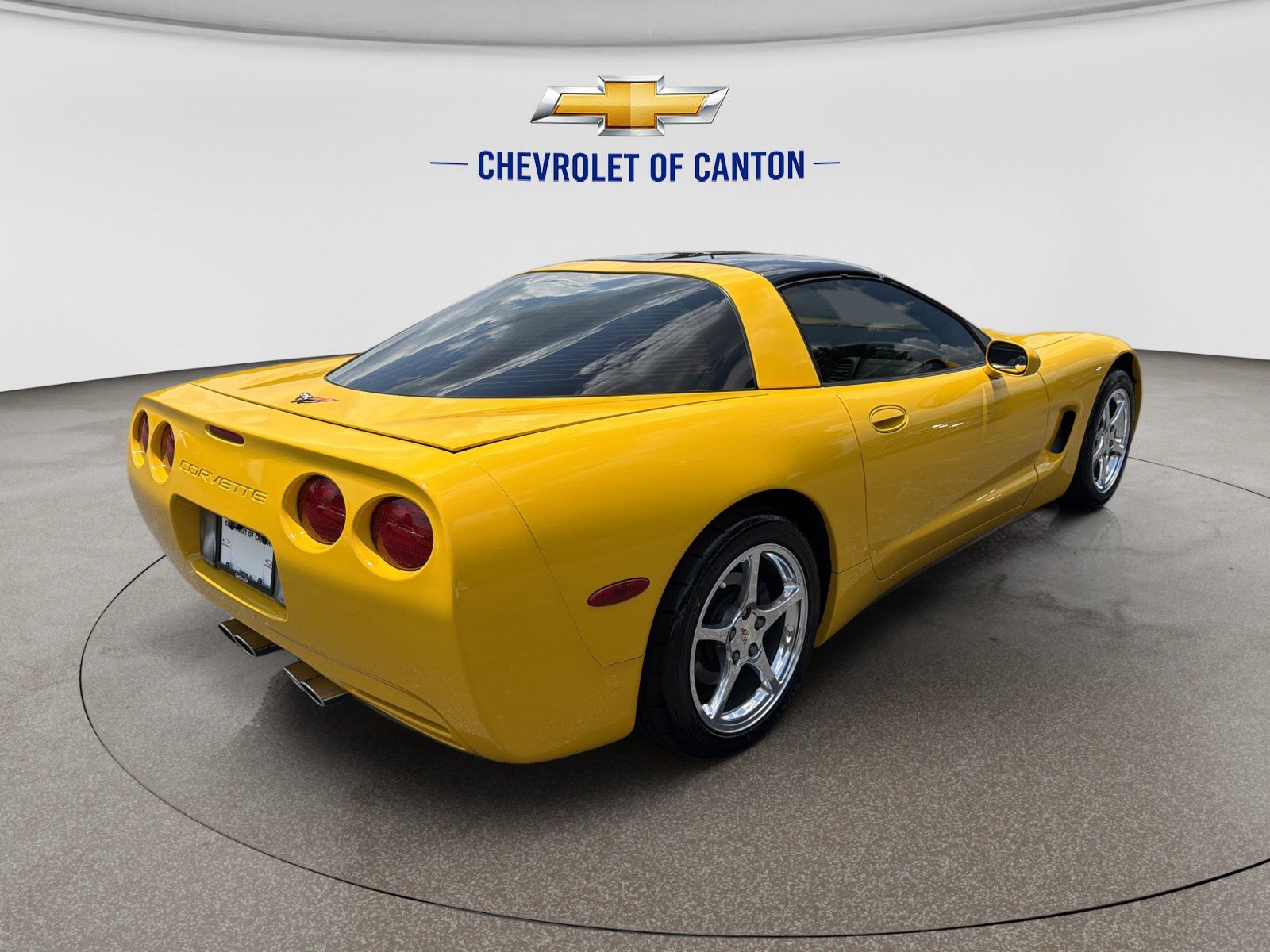 Used 2000 Chevrolet Corvette Coupe w/ Roof Pkg RWD image 5