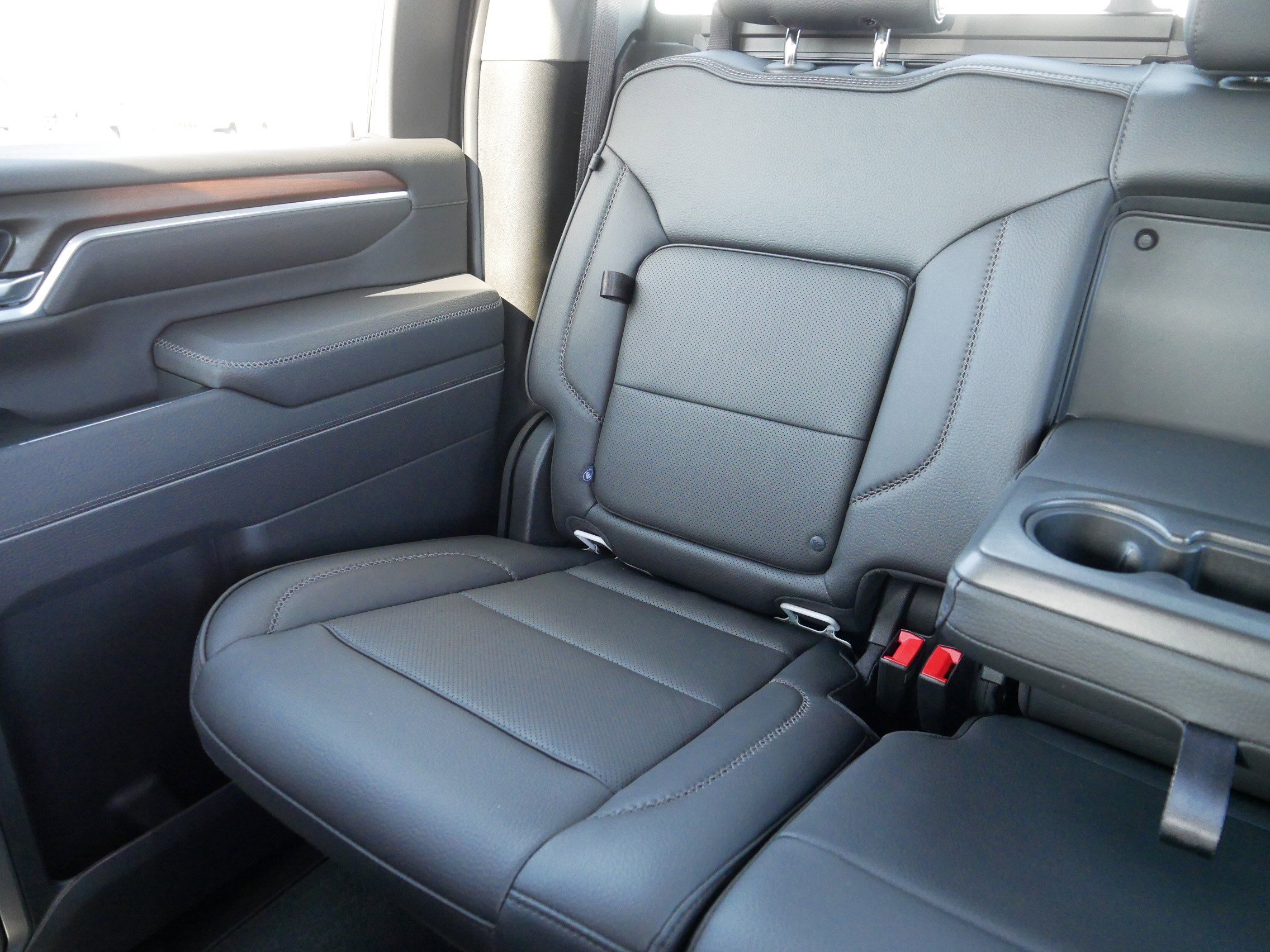 Used 2025 GMC Sierra 2500 Denali w/ Denali Reserve Package AWD/4WD image 12