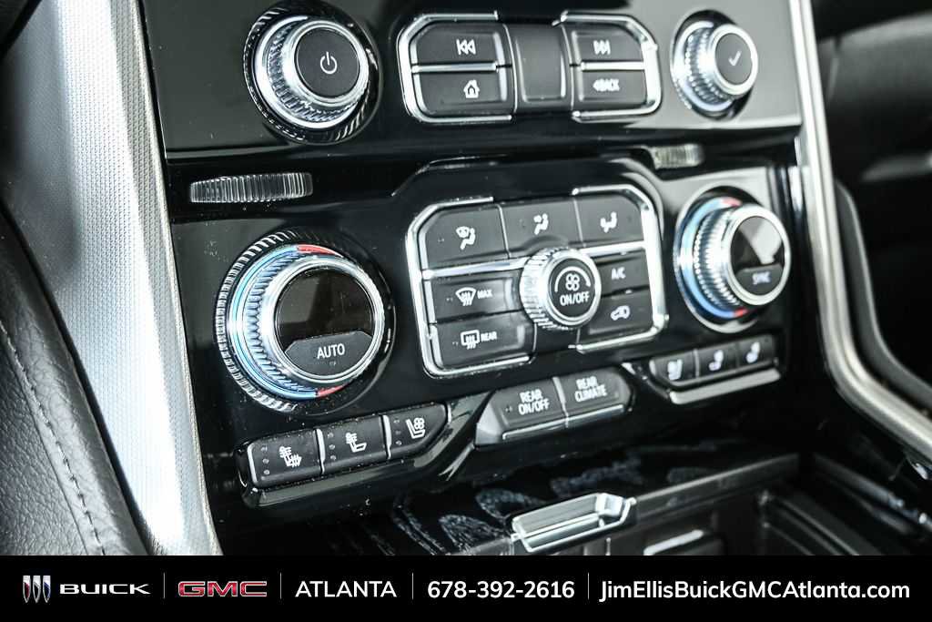 Used 2024 GMC Yukon XL Denali image 17