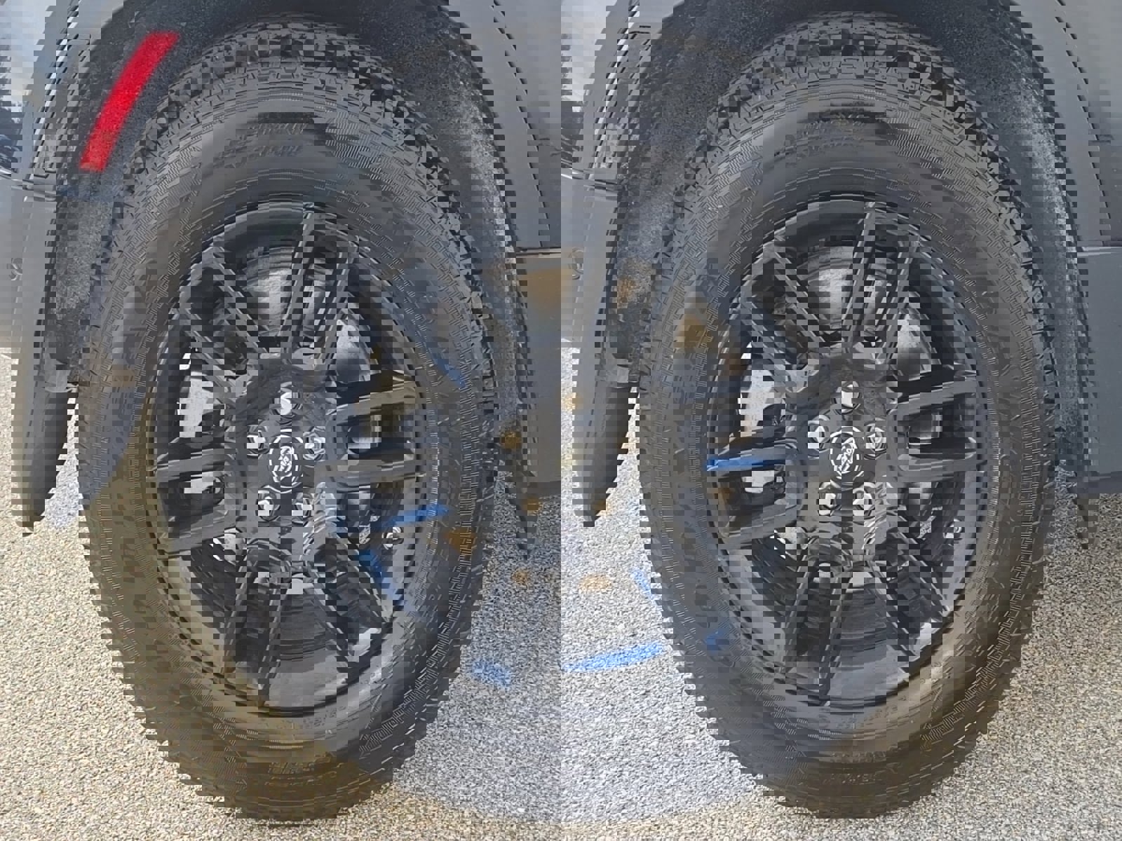 Used 2020 Land Rover Defender 110 SE image 6