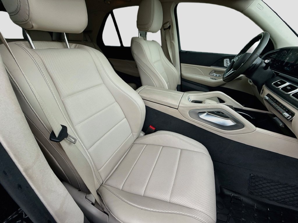 Used 2020 Mercedes-Benz GLE 350 4MATIC w/ Premium Package image 32