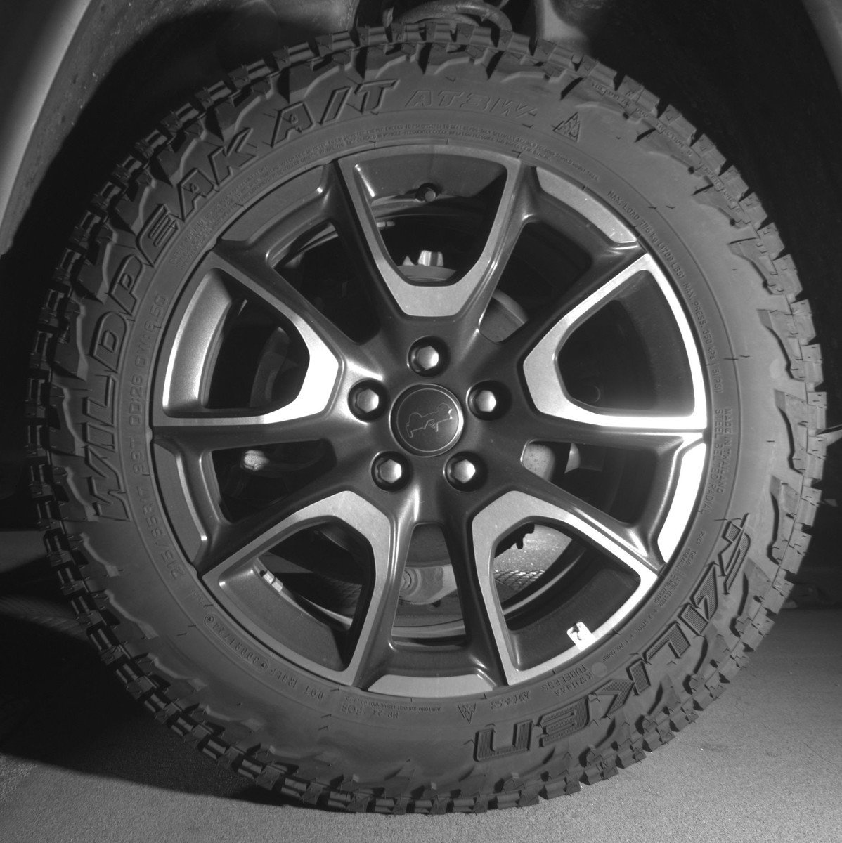 Used 2025 Jeep Compass Trailhawk image 14