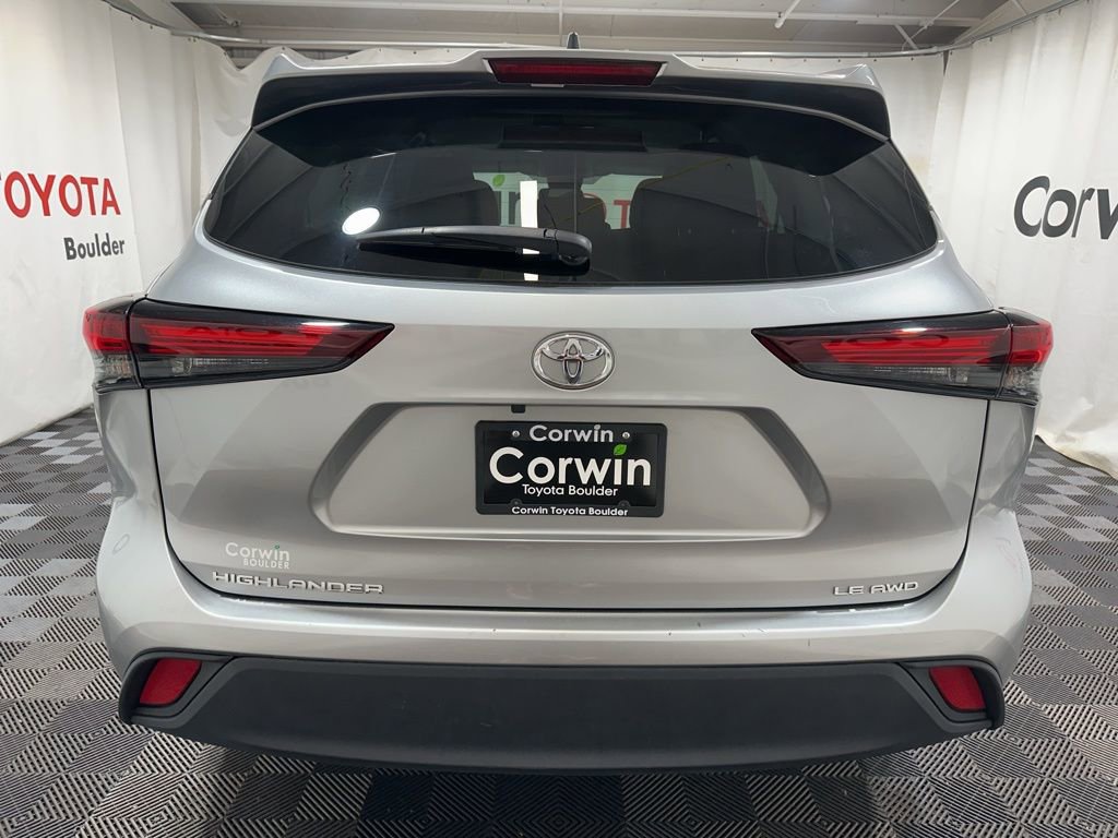 Used 2024 Toyota Highlander LE image 5