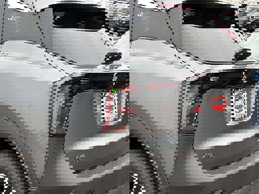 New 2026 Nissan Kicks SV w/ Charging Package image 9