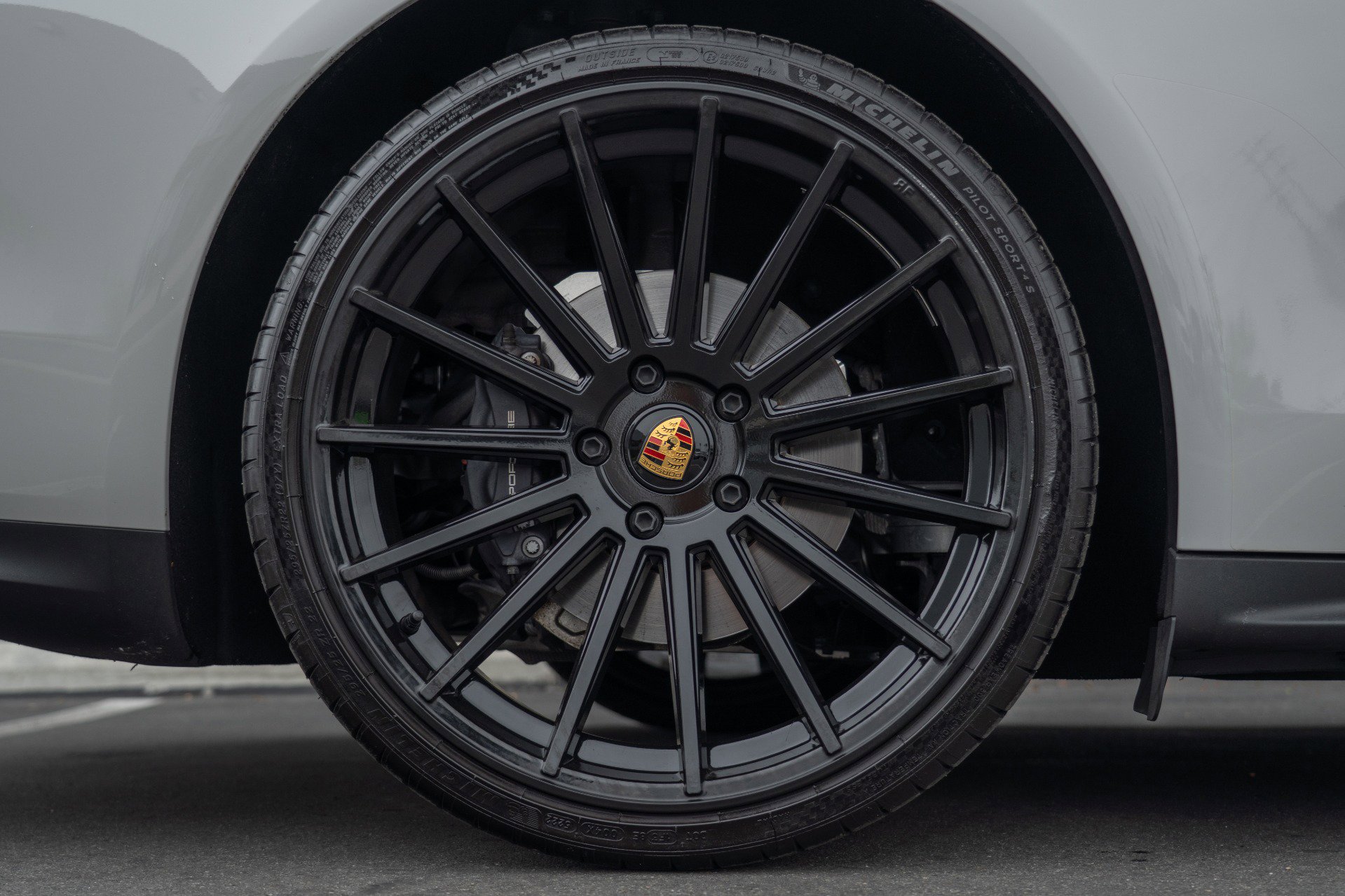 Used 2023 Porsche Panamera 4 Platinum Edition image 12