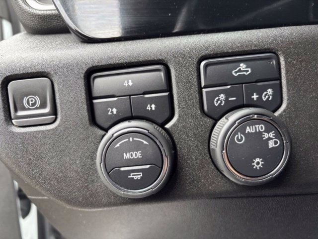 Used 2024 Chevrolet Silverado 3500 LT AWD/4WD image 15
