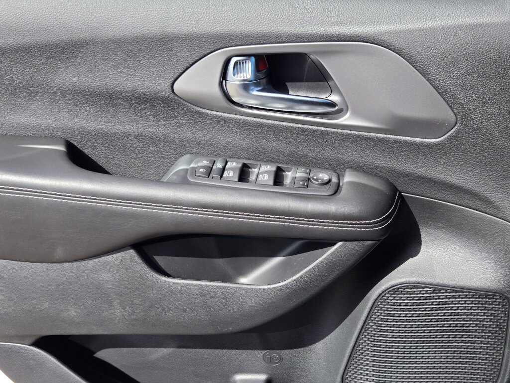 New 2027 Chrysler Pacifica LX FWD image 6