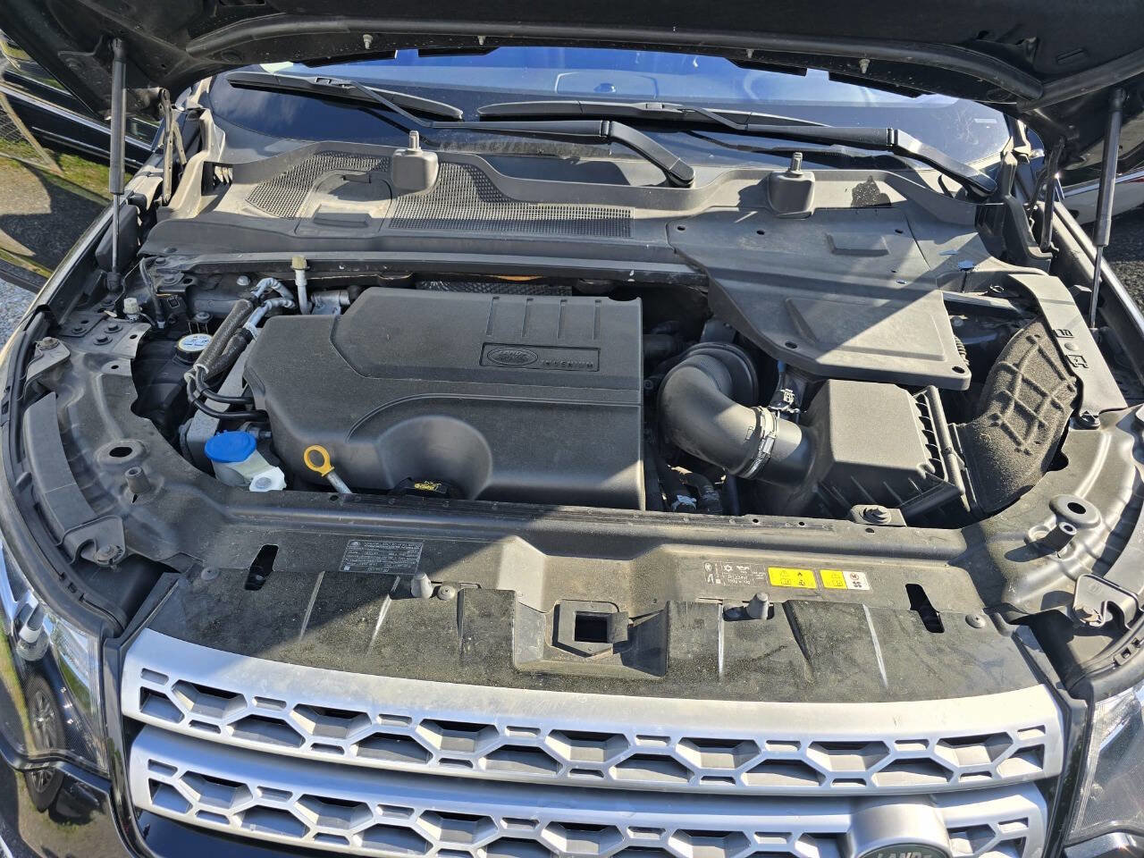 Used 2018 Land Rover Discovery Sport HSE Luxury image 14