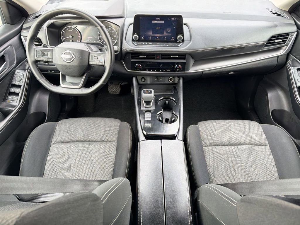 Used 2025 Nissan Rogue SV image 19