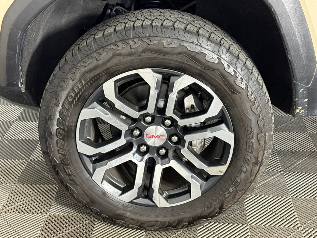 Certified 2023 GMC Canyon AT4 w/ AT4 Premium Package AWD/4WD image 10