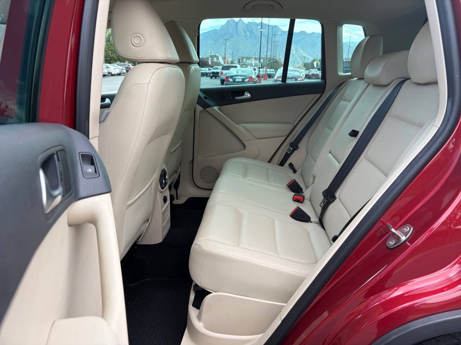 Used 2014 Volkswagen Tiguan SE AWD/4WD image 23
