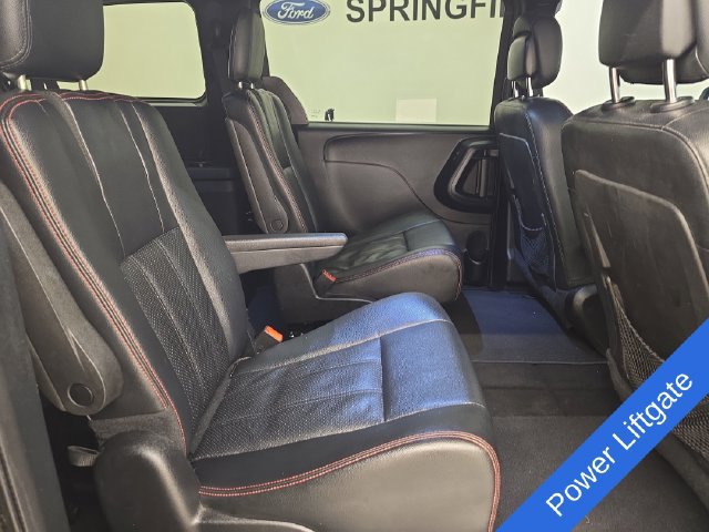 Used 2016 Dodge Grand Caravan R/T FWD image 12