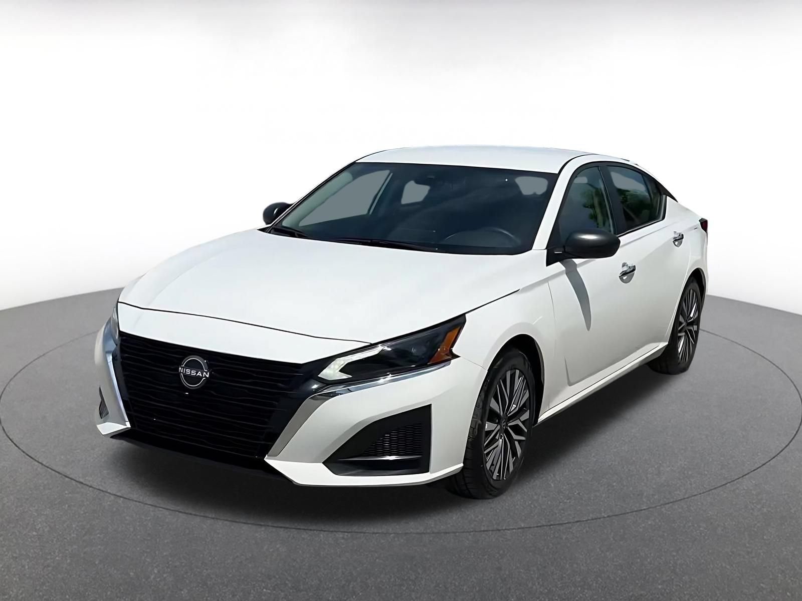 Used 2025 Nissan Altima 2.5 SV FWD image 7