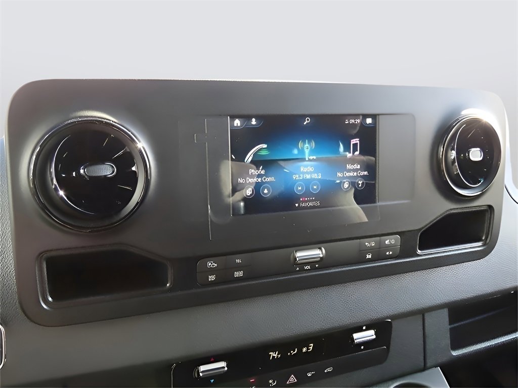 Used 2024 Mercedes-Benz Sprinter 2500 image 37