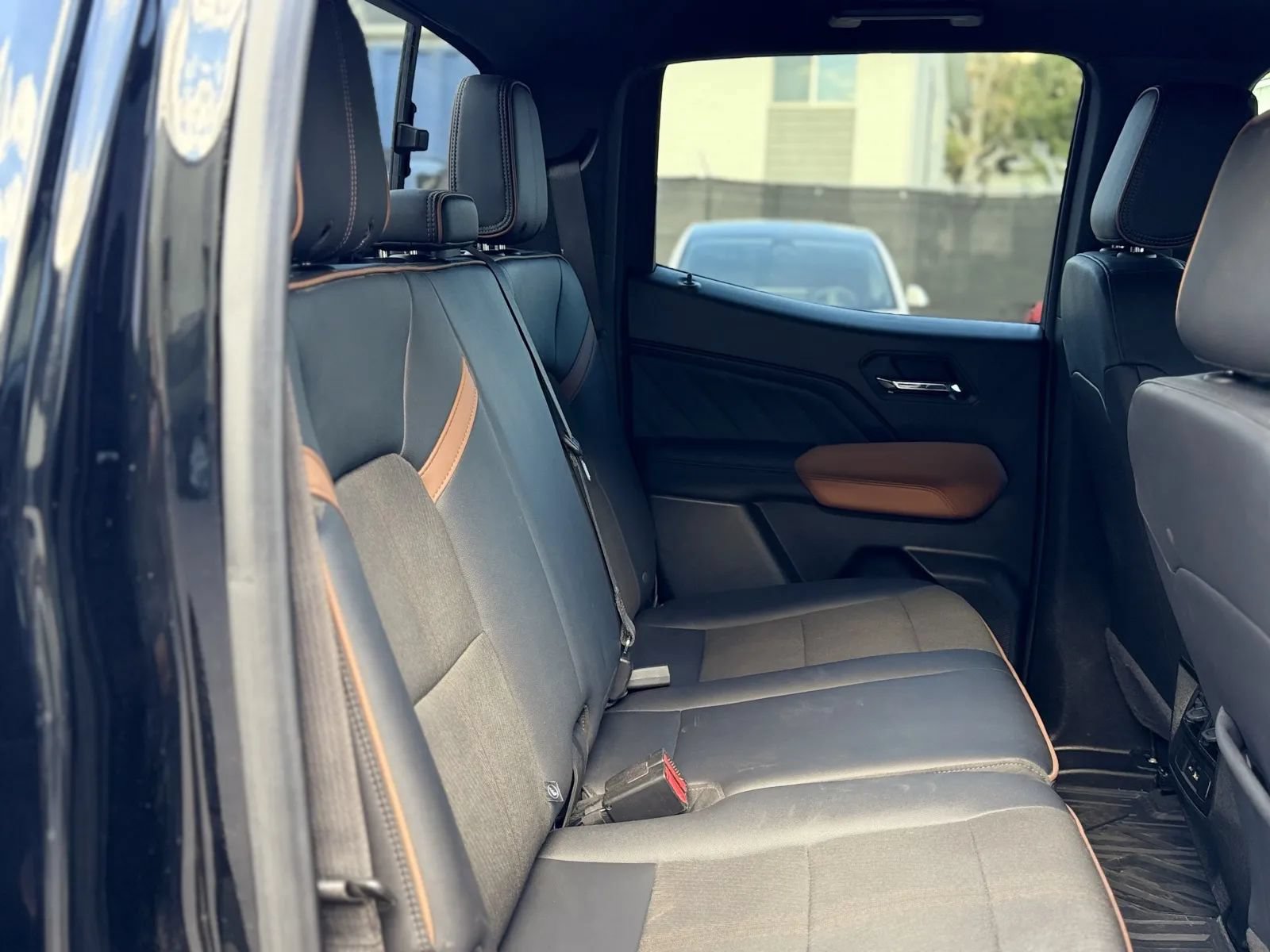 Used 2024 GMC Canyon AT4 AWD/4WD image 17