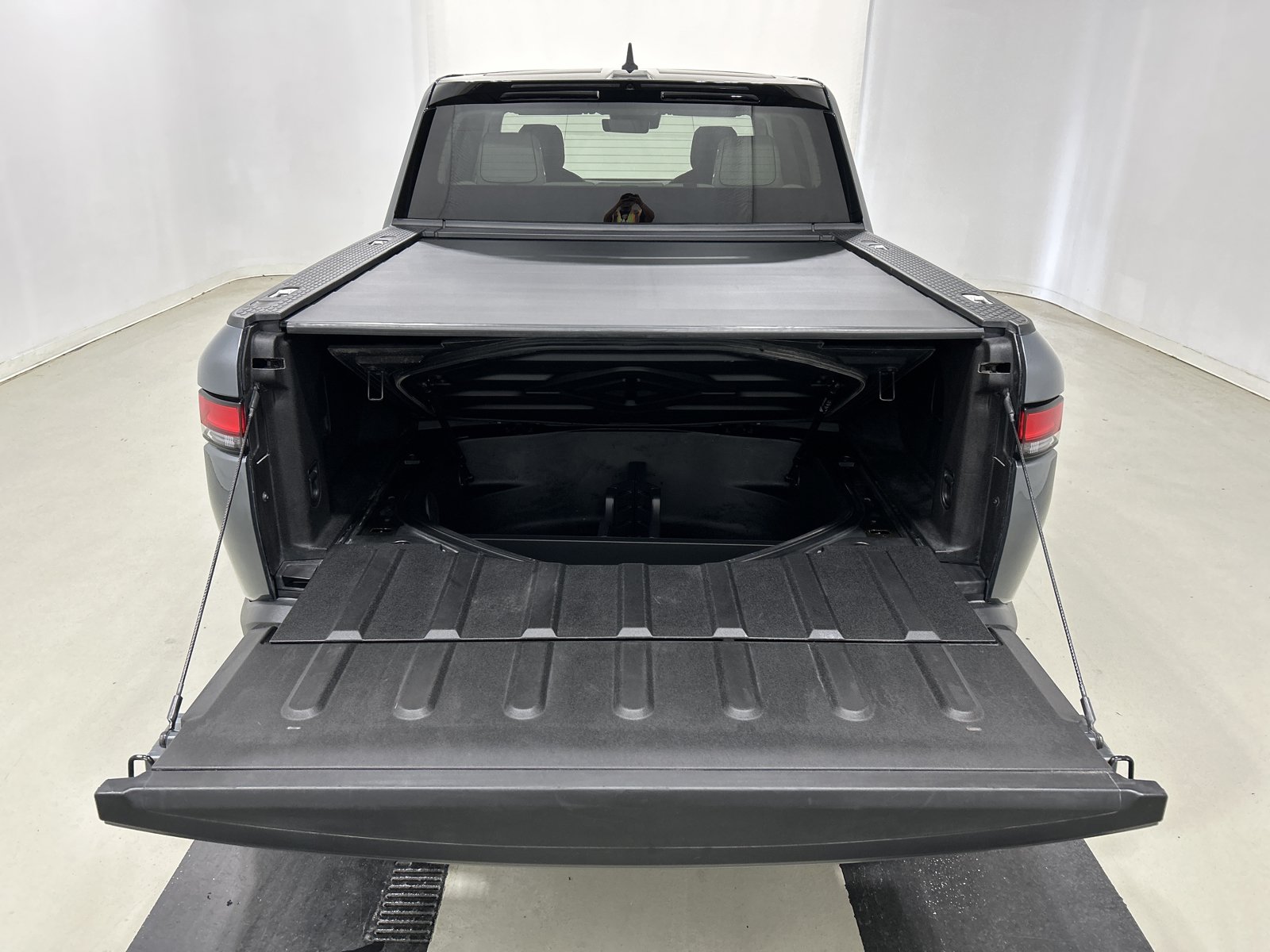 Used 2025 Rivian R1T Adventure AWD/4WD image 15