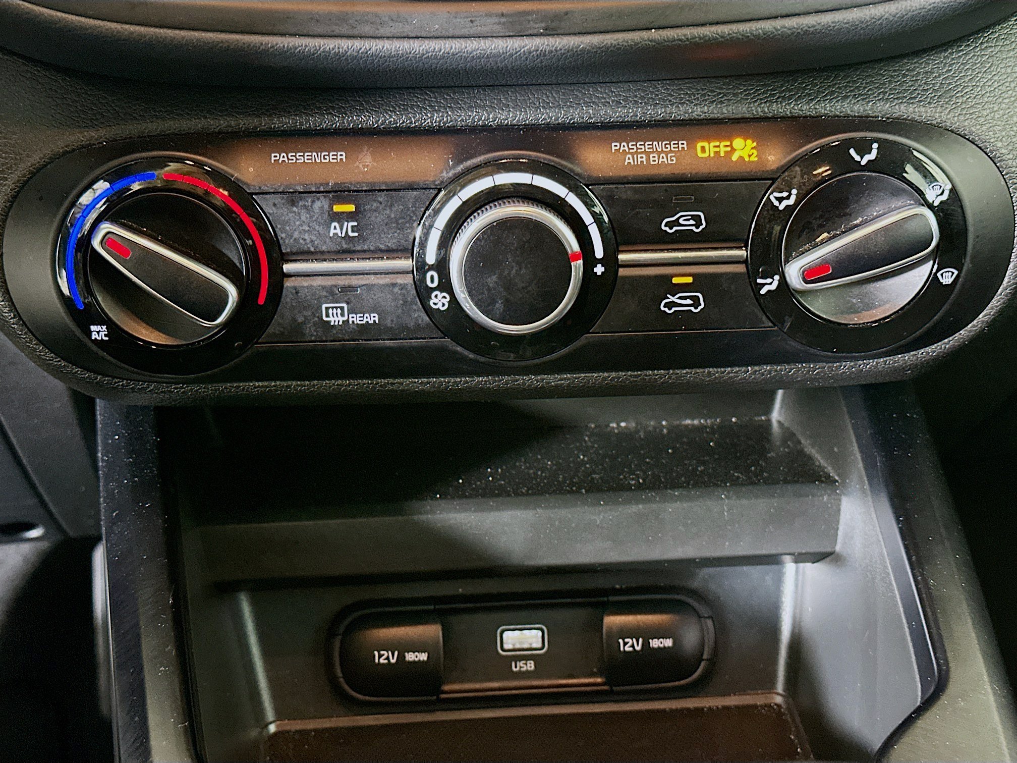 Used 2025 Kia Soul LX w/ LX Technology Package FWD image 23