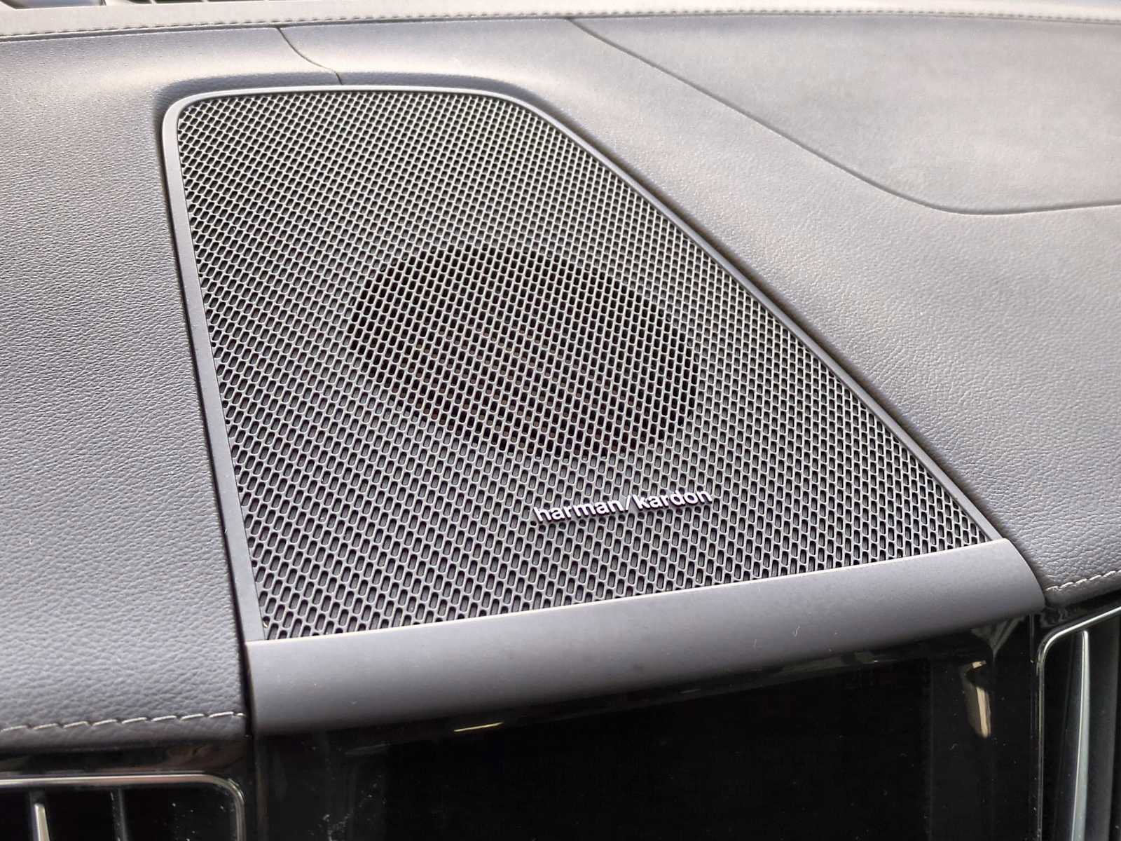 Used 2021 Volvo XC60 T5 Inscription image 41