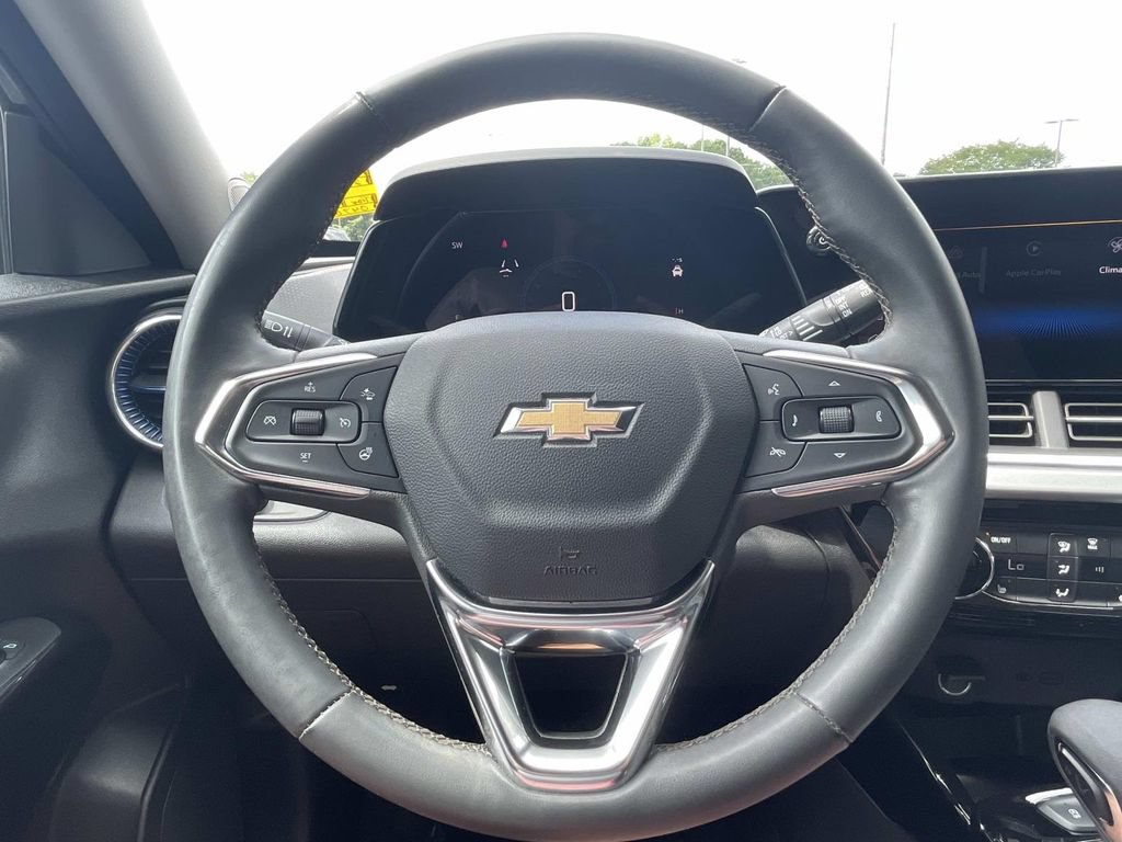 Used 2024 Chevrolet Trax LT w/ Driver Confidence Package FWD image 24