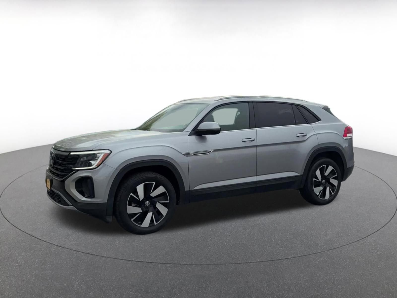 Used 2025 Volkswagen Atlas Cross Sport SE image 8