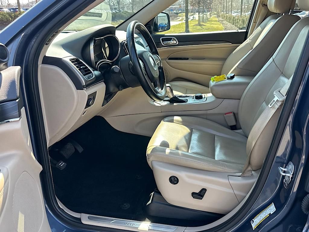 Used 2021 Jeep Grand Cherokee Limited w/ Luxury Group II image 18