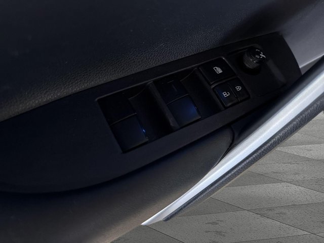 Used 2024 Toyota Corolla Cross XLE FWD image 9