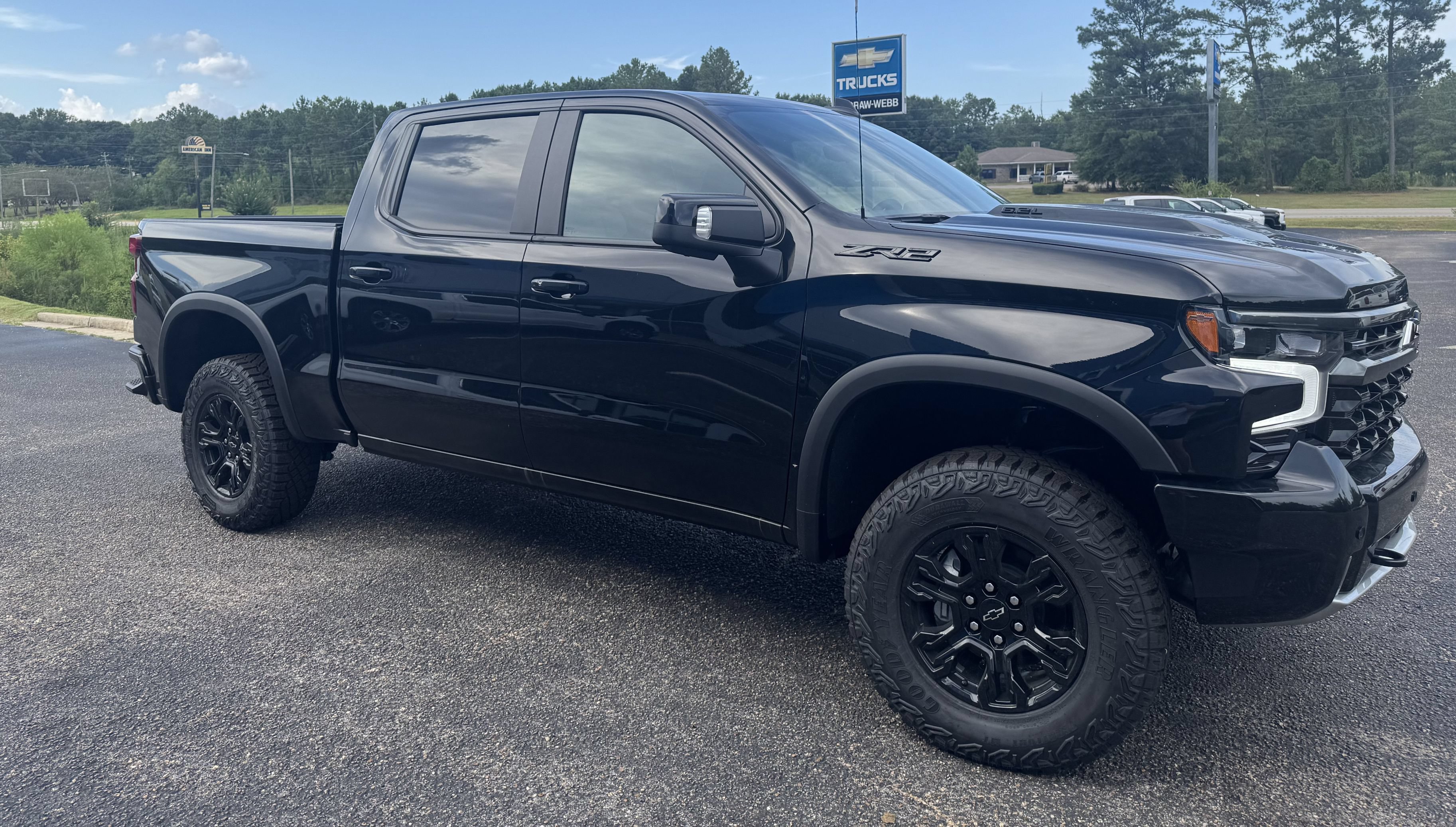 New 2026 Chevrolet Silverado 1500 ZR2 w/ Dark Appearance Package AWD/4WD image 4