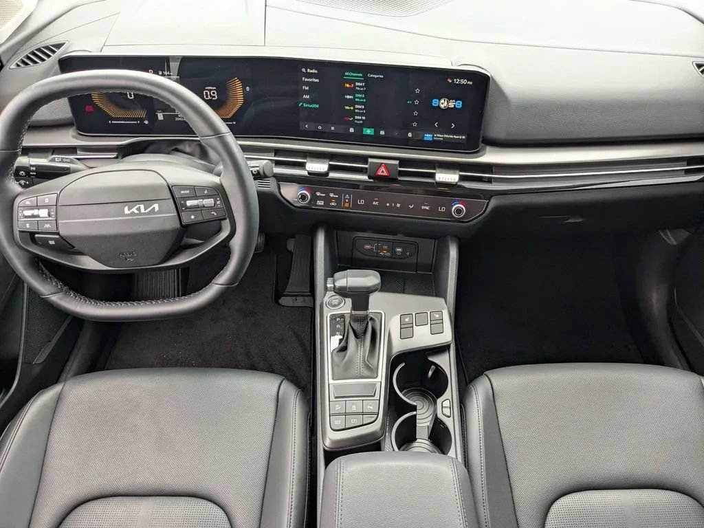 Used 2026 Kia Sportage EX FWD image 16