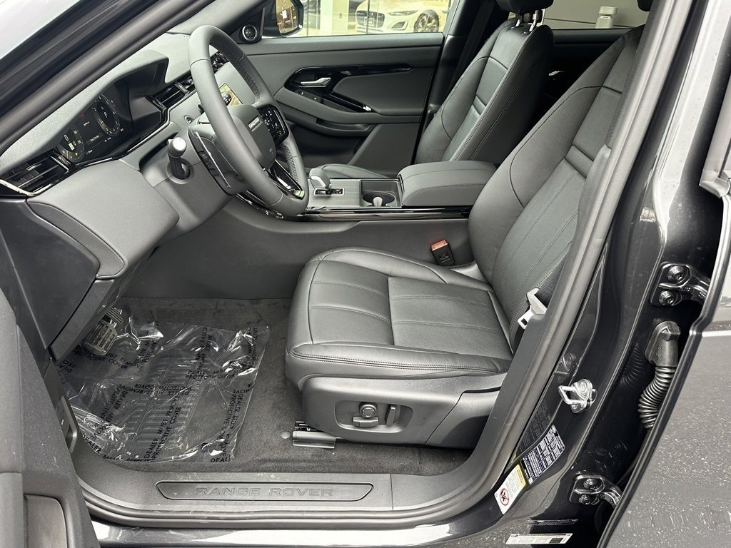 Used 2024 Land Rover Range Rover Evoque S image 12