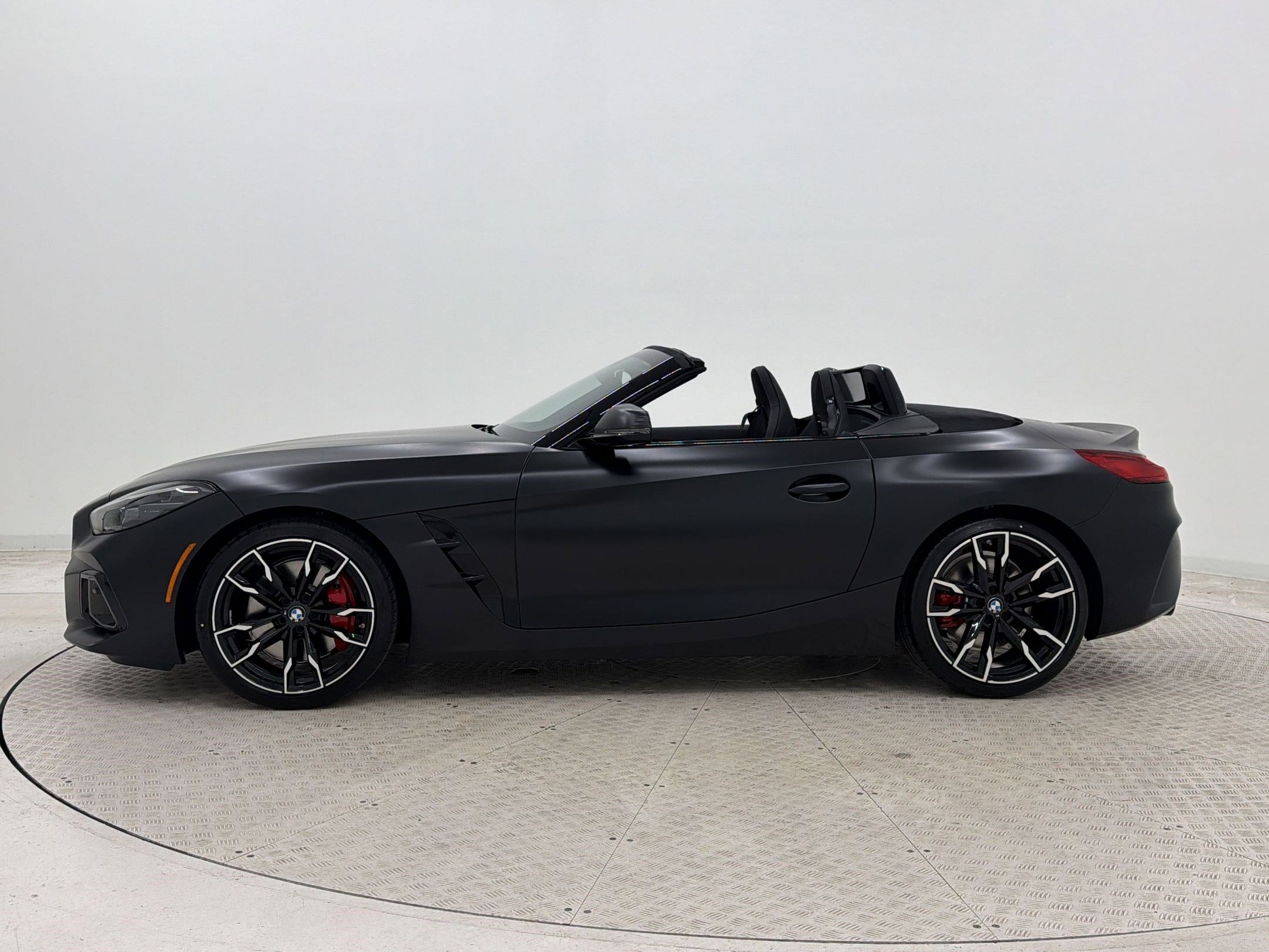 New 2026 BMW Z4 M40i RWD image 2