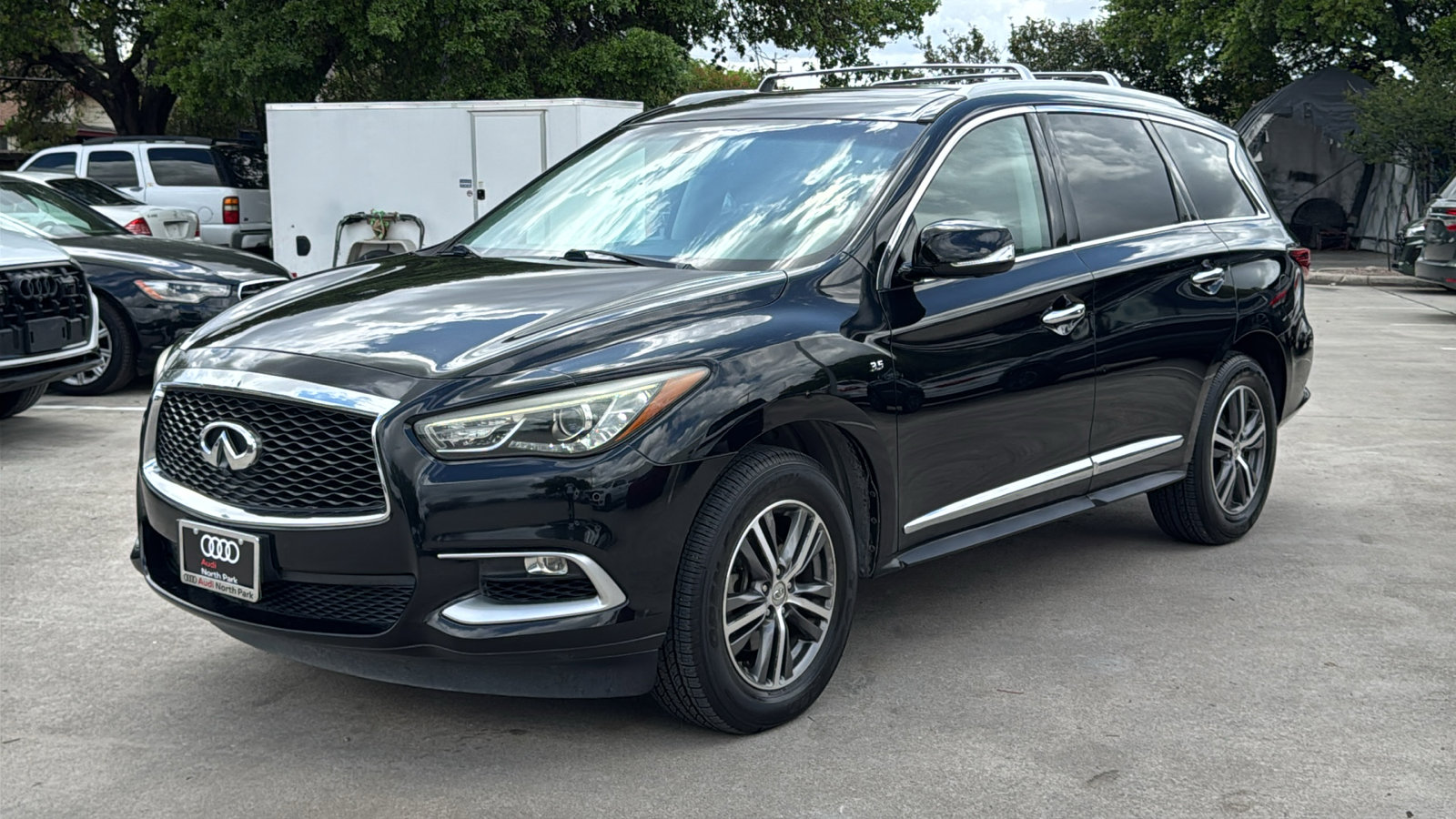 Used 2016 INFINITI QX60 AWD w/ Premium Plus Package image 3