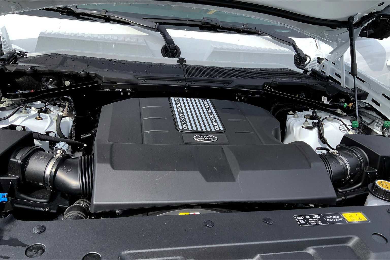 New 2025 Land Rover Defender 110 X-Dynamic SE image 15