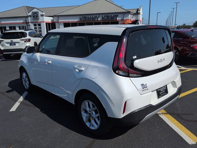 Used 2024 Kia Soul S FWD image 5