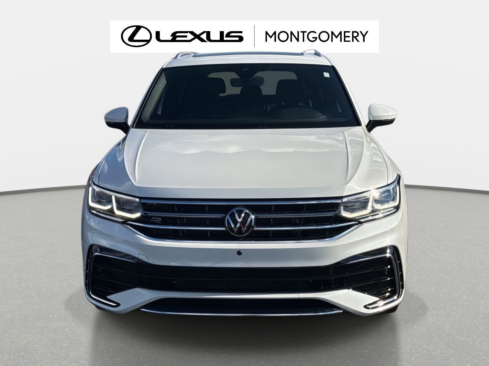 Used 2024 Volkswagen Tiguan SEL R-Line image 8