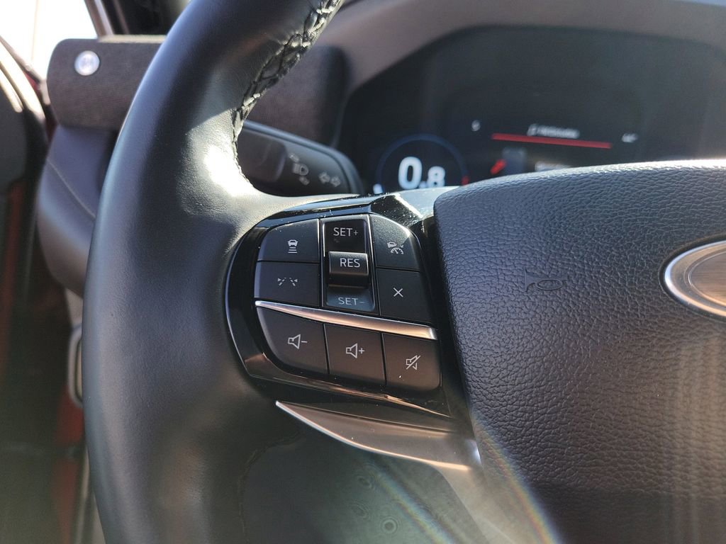 Used 2025 Ford Explorer Platinum image 18